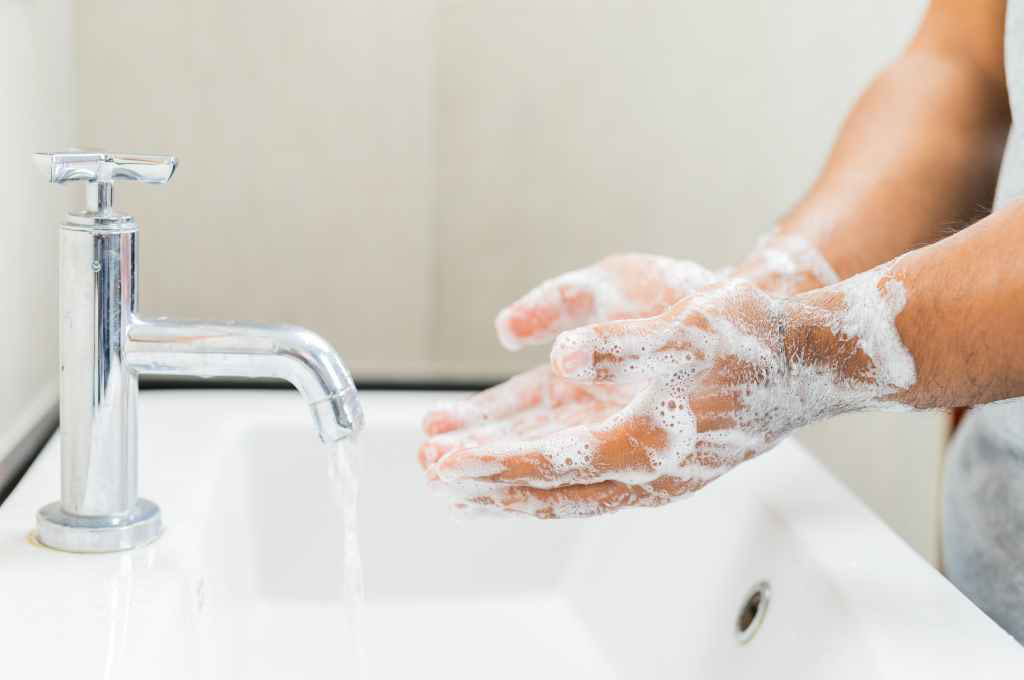 Cuci Tangan Kebiasaan Bersih Cegah Tipes